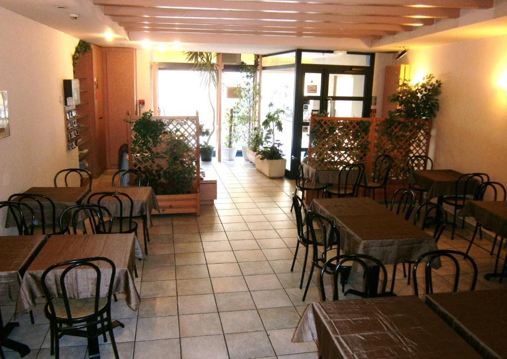 Logis Hotel Saint Jacques Valence  Exteriör bild