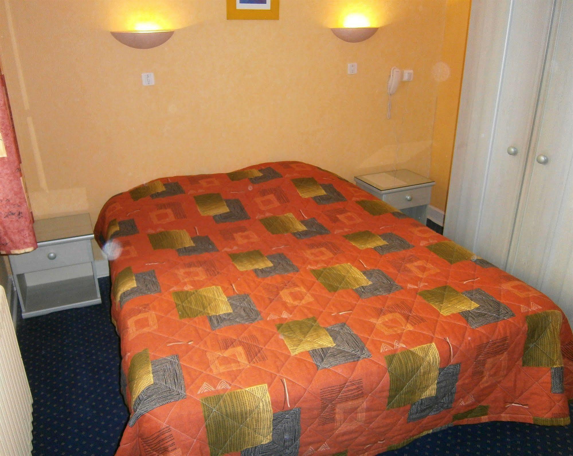 Logis Hotel Saint Jacques Valence  Exteriör bild
