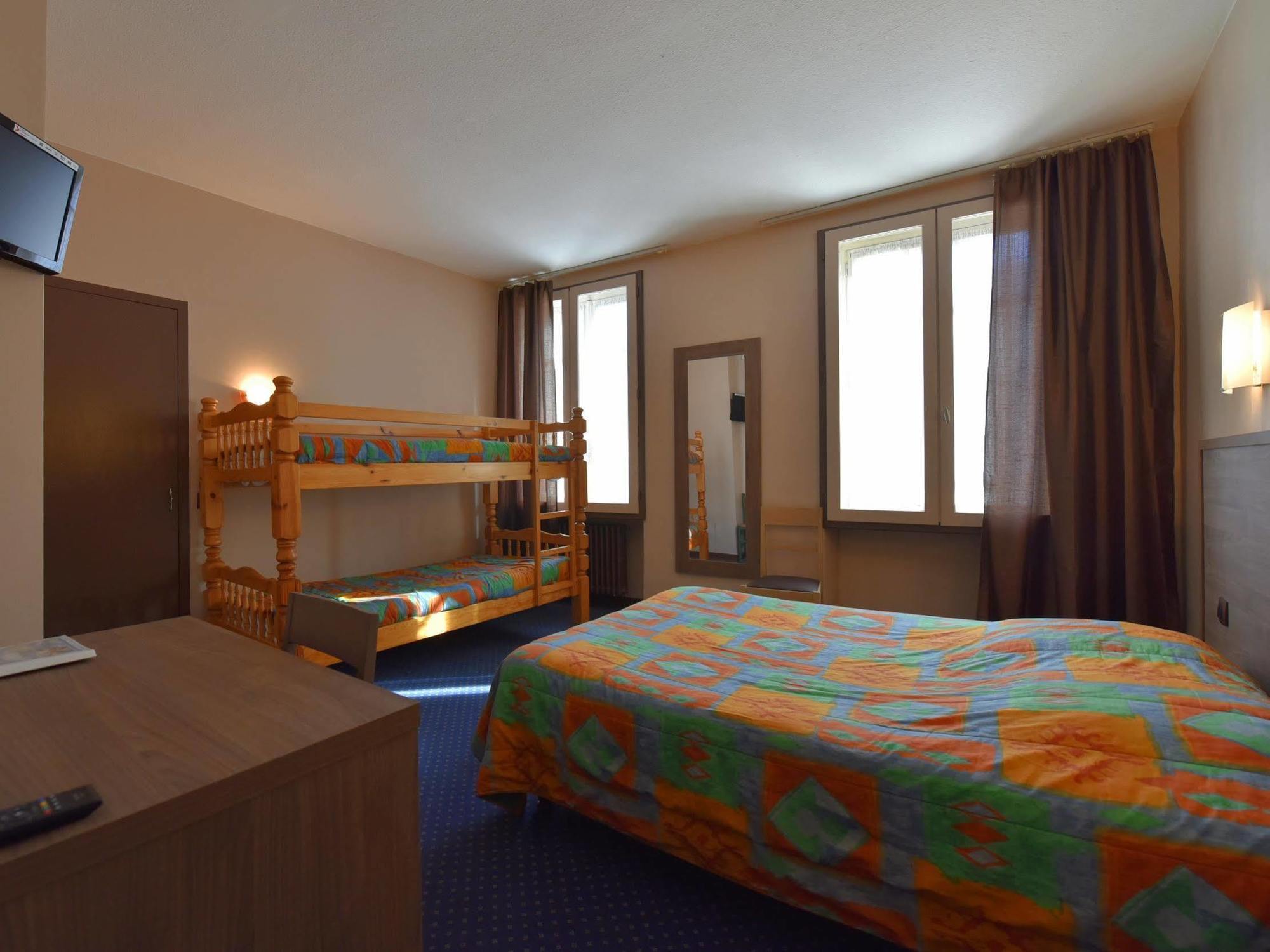 Logis Hotel Saint Jacques Valence  Exteriör bild
